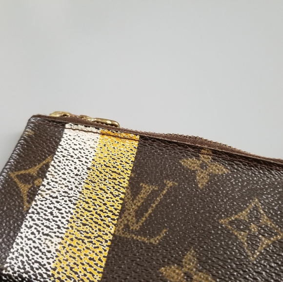 LOUIS VUITTON Beautiful Key pouch cleft Voyage Monogram Limited edition/Spain - Picture 16 of 16